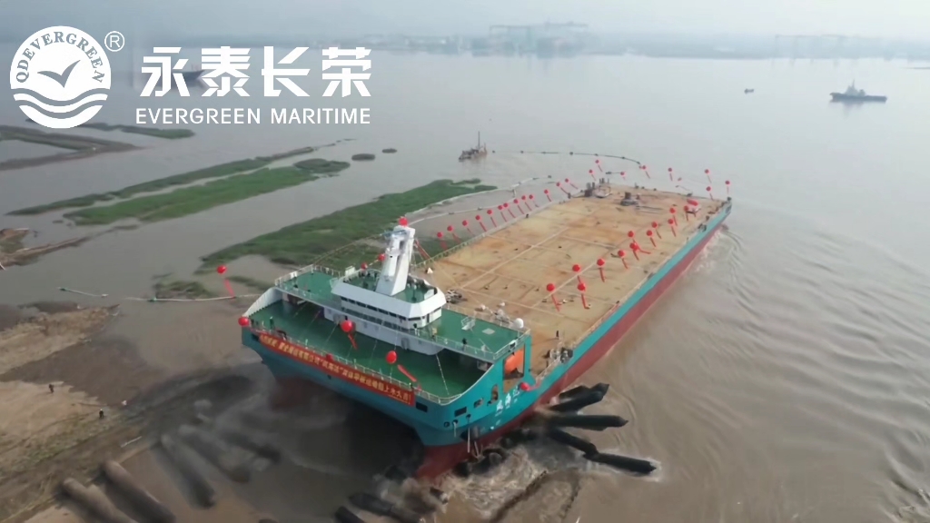 2023 年 6 月,全球首艘江海直達DP2多用途雙體運輸接駁船&ldquo;風海達&ldquo;在浙江臺州方振船業(yè)采用氣囊上排下水順利吉水。